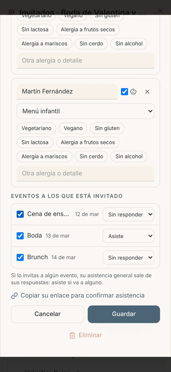 Formulario Editar invitado en el celular con un acompañante marcado como niño, su menú infantil y los eventos a los que está invitado
