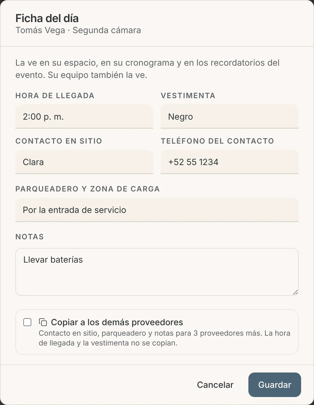 Ventana Ficha del día de la segunda cámara con hora de llegada, vestimenta, contacto en sitio, teléfono, parqueadero, notas y la opción Copiar a los demás proveedores