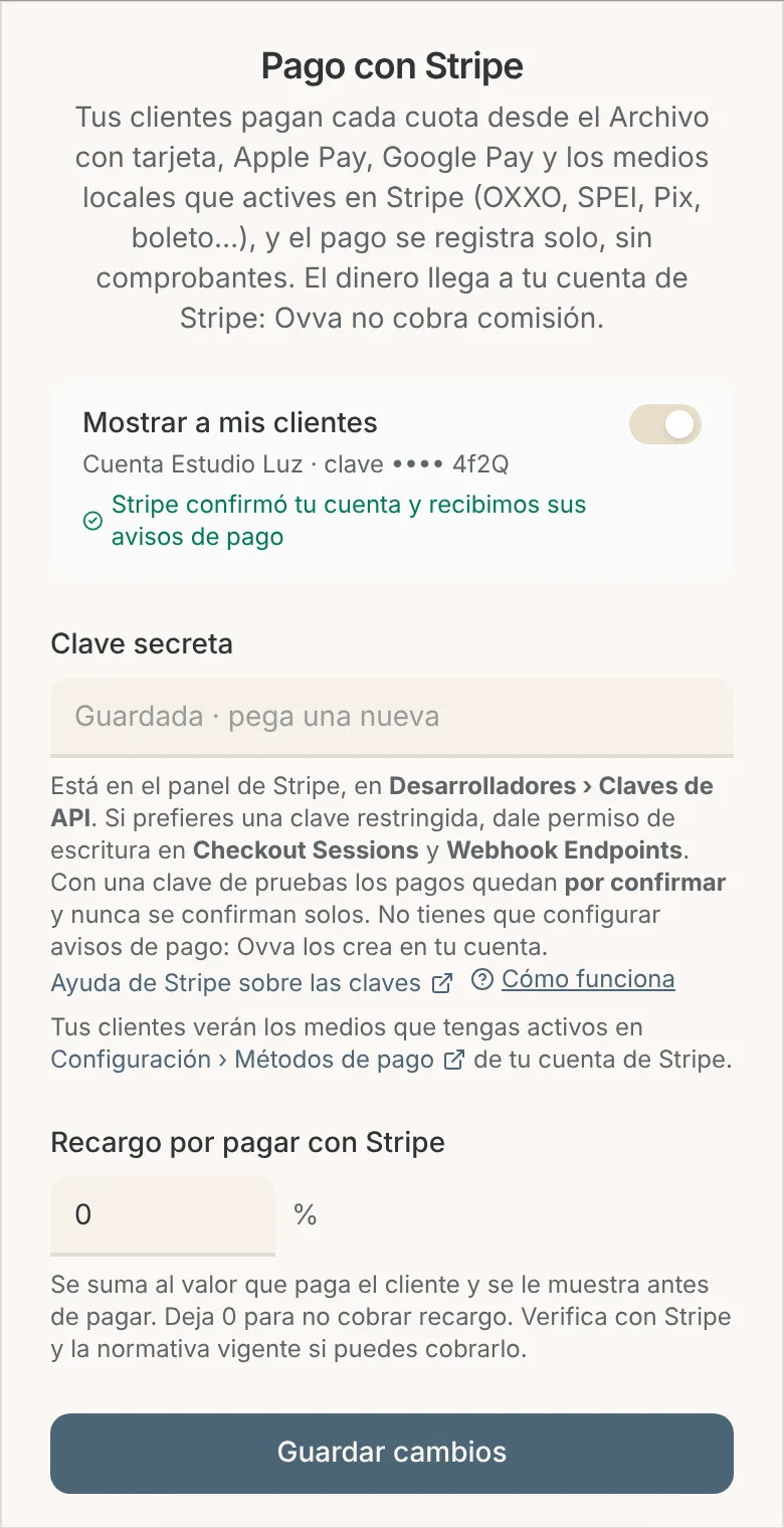 Stripe conectado en el celular: nombre de la cuenta, últimos dígitos de la clave y el aviso Stripe confirmó tu cuenta