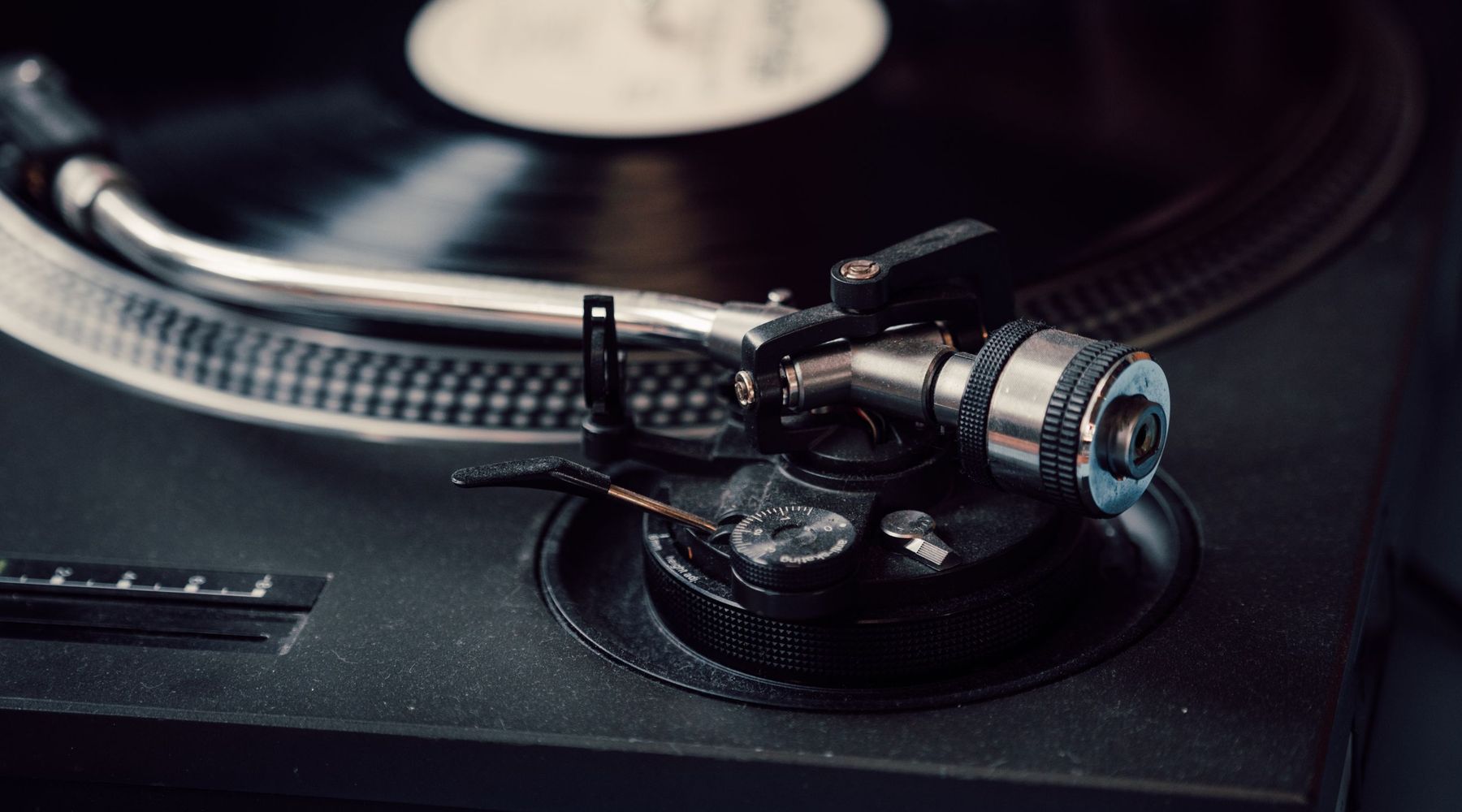 Contrato de DJ y música para eventos